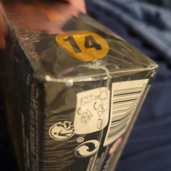 Funko Pop! CHANDLER BING 4-PC BUNDLE with THE RARE RETIRED VAULTED 264 FIGURE - Picture 12 of 16